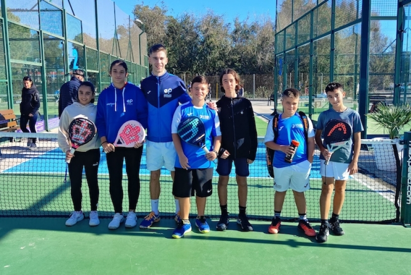 El Equipo Sub13 del Club Padel Vilanova Kids gana por 2/1 al Indoor Ca n’Amat.